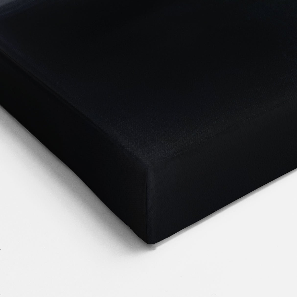 Minimalist Abstract Wall Art – Gold Horizon on Bold Black Canvas