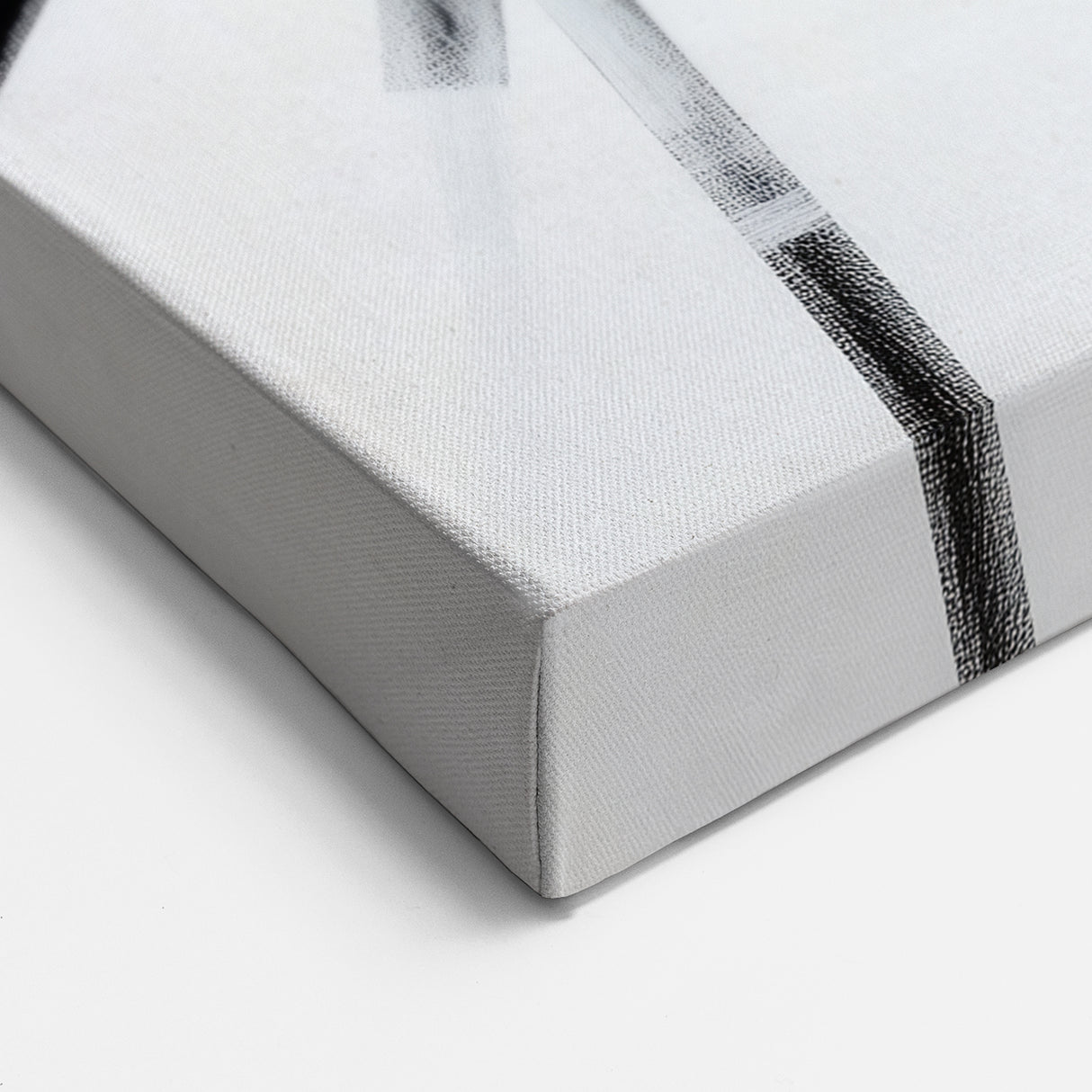Geometric Abstract Wall Decor – Black & White Line Collision