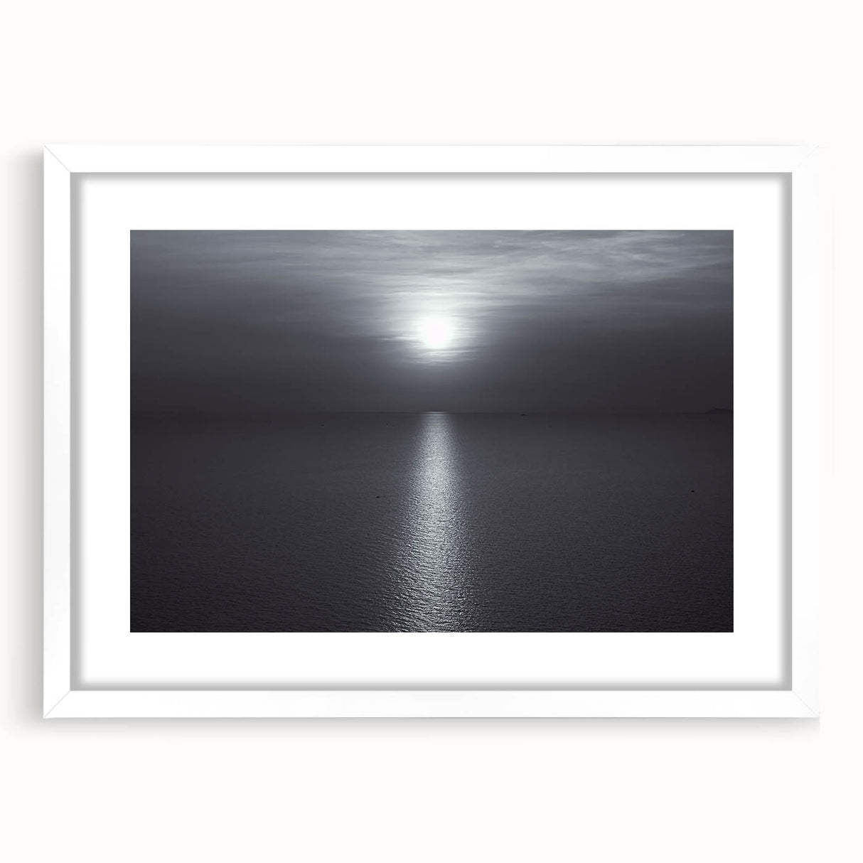 Modern Minimalist Landscape Prints – Monochrome Ocean Horizon