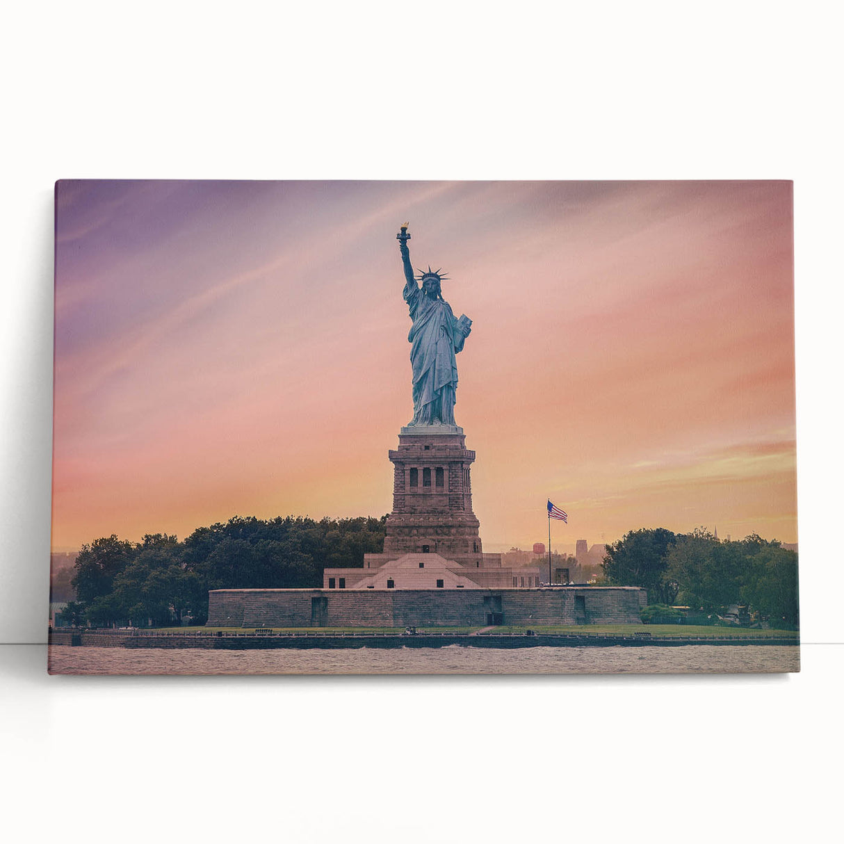 Black and white image of the Statue of Liberty on stretched canvas, ideal for kitchen wall art or bedroom decor.