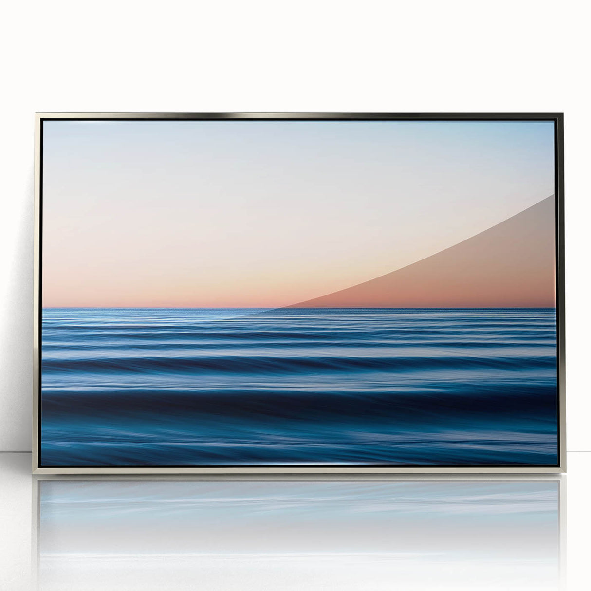 Tranquil Ocean Flow – Dynamic Abstract Seascape Motion Wall Art