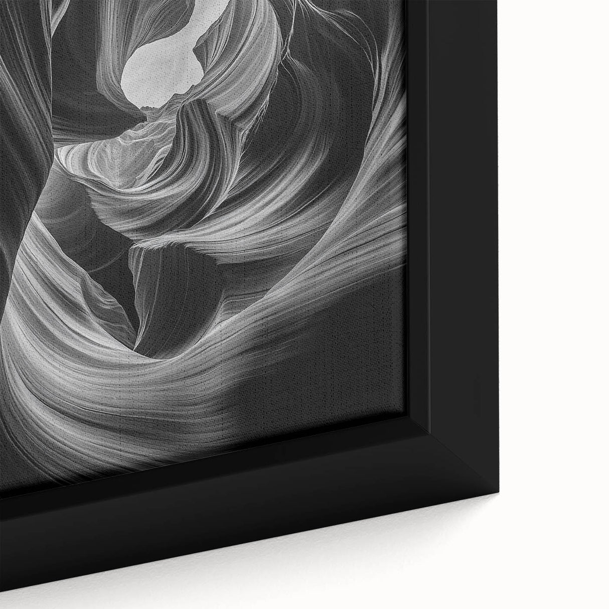 Monochrome Flow – Modern Black and White Dynamic Wall Art